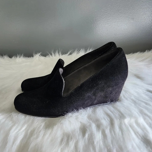 Stuart Weitzman Suede Black Loafer Wedge - Picture 3 of 7